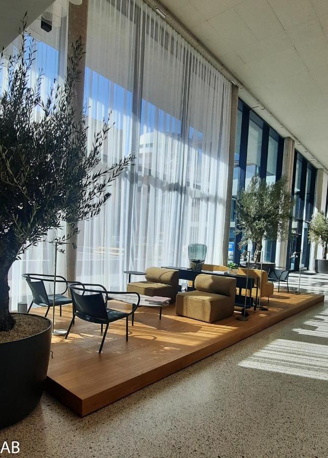 Superior Apartment & Rooftop Pool Wenen Buitenkant foto