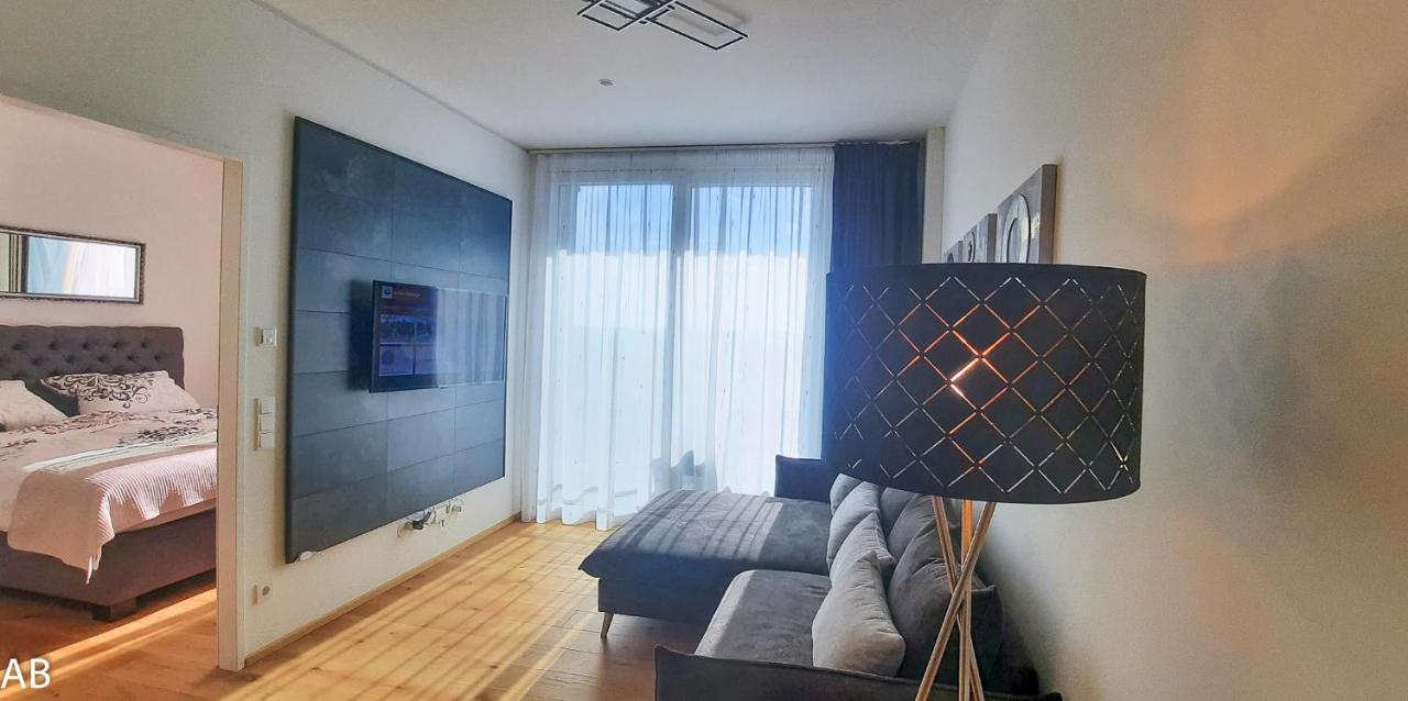 Superior Apartment & Rooftop Pool Wenen Buitenkant foto