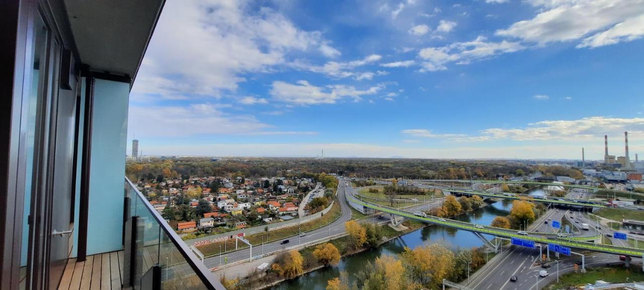 Superior Apartment & Rooftop Pool Wenen Buitenkant foto